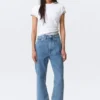 Row Super High Waisted Regular Straight Jeans – 90S Blue – Mittelblau Row Super High Waisted Regular Straight Jeans – 90S Blue – Mittelblau
