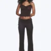 Satin-Hose mit Cut-outs und ausgestelltem Bein – Dunkelbraun Satin-Hose mit Cut-outs und ausgestelltem Bein – Dunkelbraun