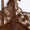Satin-Kleid mit Spitzenbesatz – Dunkelbraun Satin-Kleid mit Spitzenbesatz – Dunkelbraun