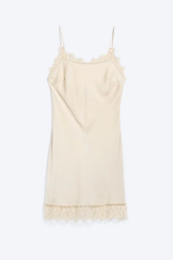 Satin-Slip-Kleid mit Spitzenbesatz – Hellstaubbeige Satin-Slip-Kleid mit Spitzenbesatz – Hellstaubbeige