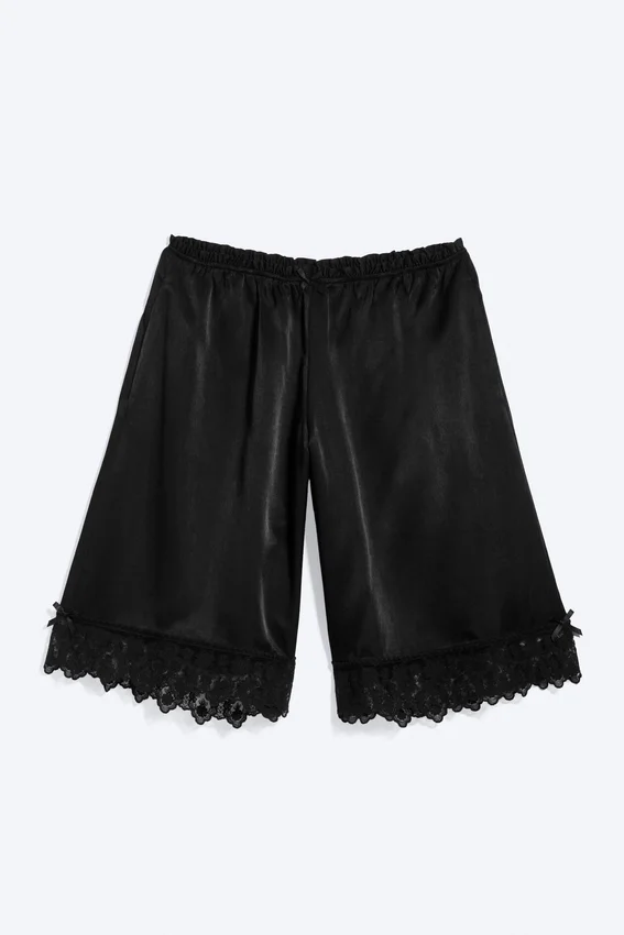 Satin-Spitzen-Shorts – Schwarz Satin-Spitzen-Shorts – Schwarz