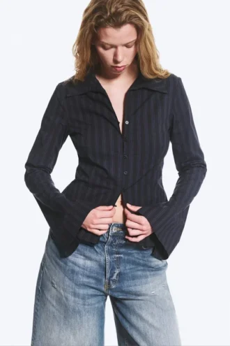 Schmal geschnittene Bluse mit Struktur – gestreift, dunkelblau
