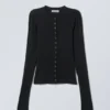 Schmal geschnittene, langärmelige Strickjacke mit Knopfleiste – Schwarz Schmal geschnittene, langärmelige Strickjacke mit Knopfleiste – Schwarz