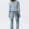 Schmal geschnittene Strickjacke mit Kunstfellbesatz und Reißverschluss – Hellstaubblau Schmal geschnittene Strickjacke mit Kunstfellbesatz und Reißverschluss – Hellstaubblau