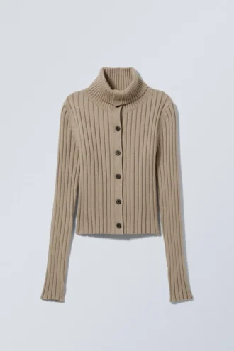 Schmal geschnittene Strickjacke mit Rollkragen – Staubbeige Schmal geschnittene Strickjacke mit Rollkragen – Staubbeige