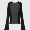 Schmal geschnittener Strickpullover mit Raglanärmeln – Schwarz & Grau Schmal geschnittener Strickpullover mit Raglanärmeln – Schwarz & Grau