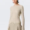 Schmal geschnittener Strickpullover mit U-Boot-Ausschnitt – Beige Schmal geschnittener Strickpullover mit U-Boot-Ausschnitt – Beige