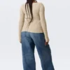 Schmal geschnittener Strickpullover mit U-Boot-Ausschnitt – Beige Schmal geschnittener Strickpullover mit U-Boot-Ausschnitt – Beige
