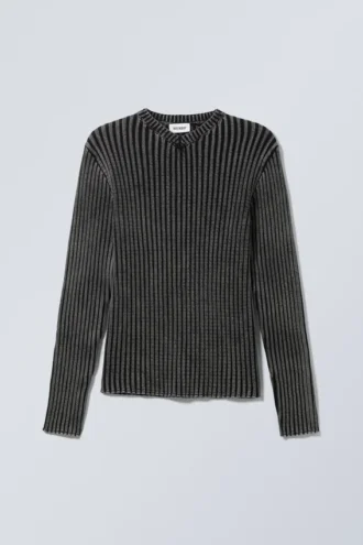 Schmal geschnittener Strickpullover mit V-Ausschnitt – gewaschenes Schwarz