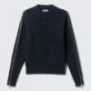 Schmal geschnittener Wollpullover mit Reißverschluss an den Ärmeln – Marineblau Schmal geschnittener Wollpullover mit Reißverschluss an den Ärmeln – Marineblau