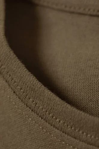 Schmal geschnittenes Baumwoll-T-Shirt mit kurzen Ärmeln – Dark Mole