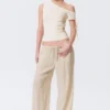 Schmal geschnittenes, gerafftes Off-Shoulder-Oberteil – Off-White