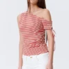 Schmal geschnittenes, gerafftes Off-Shoulder-Top – rot-weiß gestreift Schmal geschnittenes, gerafftes Off-Shoulder-Top – rot-weiß gestreift