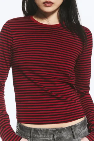 Schmal geschnittenes Langarmshirt aus Baumwolle – gestreift, dunkelrot