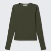 Schmal geschnittenes Langarmshirt – Dunkelkhaki Schmal geschnittenes Langarmshirt – Dunkelkhaki