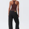 Schmal geschnittenes Racerback-Tanktop – Burgunderrot