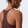 Schmal geschnittenes Racerback-Tanktop – Burgunderrot