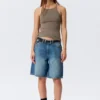 Schmal geschnittenes Racerback-Tanktop – Staubgrau Schmal geschnittenes Racerback-Tanktop – Staubgrau