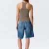 Schmal geschnittenes Racerback-Tanktop – Staubgrau Schmal geschnittenes Racerback-Tanktop – Staubgrau