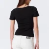 Schmal geschnittenes T-Shirt mit tiefem V-Ausschnitt – Schwarz Schmal geschnittenes T-Shirt mit tiefem V-Ausschnitt – Schwarz