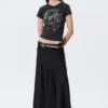 Schmal geschnittenes T-Shirt mit V-Ausschnitt und Aufdruck – Schwarz – Sci-Fi-Print Schmal geschnittenes T-Shirt mit V-Ausschnitt und Aufdruck – Schwarz – Sci-Fi-Print