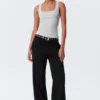 Schmal geschnittenes Tanktop mit geripptem Rundhalsausschnitt – Grau meliert Schmal geschnittenes Tanktop mit geripptem Rundhalsausschnitt – Grau meliert