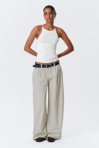 Schmal geschnittenes Tanktop mit Racerback – Off-White