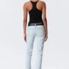 Schmal geschnittenes Tanktop mit Racerback – Schwarz Schmal geschnittenes Tanktop mit Racerback – Schwarz
