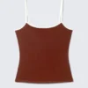 Schmal geschnittenes Tanktop mit Trägern – Burgunderrot & Weiß Schmal geschnittenes Tanktop mit Trägern – Burgunderrot & Weiß