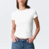 Schmales, kurzärmeliges Baumwoll-T-Shirt – Weiß Schmales, kurzärmeliges Baumwoll-T-Shirt – Weiß
