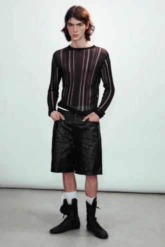 Schmales, langarmiges T-Shirt aus Tear-Knit – Schwarz