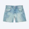 Schräg geschnittene Denim-Shorts mit niedriger Leibhöhe – Coastal Blue – Hellblau Schräg geschnittene Denim-Shorts mit niedriger Leibhöhe – Coastal Blue – Hellblau