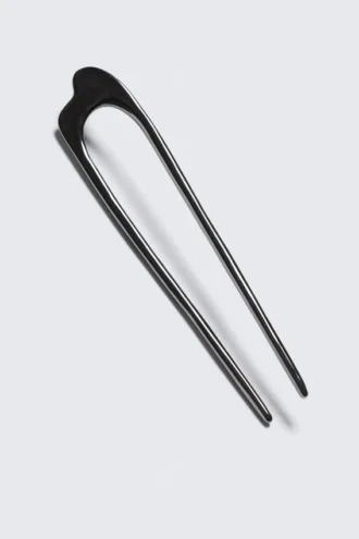Skulpturale Metall-Pin – Anthrazit Skulpturale Metall-Pin – Anthrazit