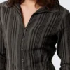 Slim-Fit-Bluse mit Struktur – gestreift, dunkelgrau Slim-Fit-Bluse mit Struktur – gestreift, dunkelgrau