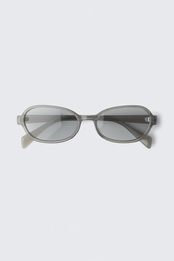 Sonnenbrille mit dünnem ovalem Rahmen – Greige – graue Gläser Sonnenbrille mit dünnem ovalem Rahmen – Greige – graue Gläser