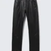 Space Relaxed Kunstlederhose mit Reißverschluss am Saum – Schwarz Space Relaxed Kunstlederhose mit Reißverschluss am Saum – Schwarz
