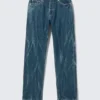 Space Relaxed Straight Jeans mit geschlitztem Saum – Gnarly Blue – Mittelblau Space Relaxed Straight Jeans mit geschlitztem Saum – Gnarly Blue – Mittelblau