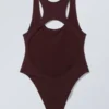 Sportlicher Racerback-Badeanzug – Dunkelbraun Sportlicher Racerback-Badeanzug – Dunkelbraun