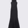 Sportliches Maxikleid mit ausgestelltem Rock – Schwarz Sportliches Maxikleid mit ausgestelltem Rock – Schwarz