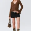Strickjacke mit V-Ausschnitt – Dunkelbraun Strickjacke mit V-Ausschnitt – Dunkelbraun