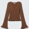 Strickjacke mit V-Ausschnitt – Dunkelbraun Strickjacke mit V-Ausschnitt – Dunkelbraun