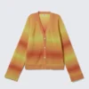 Strickjacke mit V-Ausschnitt und Farbverlauf – Orange & Gelb Strickjacke mit V-Ausschnitt und Farbverlauf – Orange & Gelb