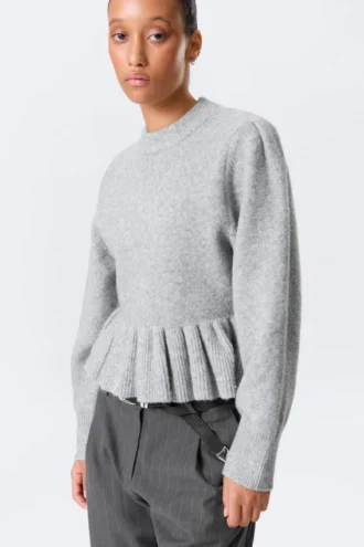 Strickpullover mit Volants am Saum – Grau meliert