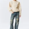 Strickpullover mit Volants am Saum – Off-White Strickpullover mit Volants am Saum – Off-White