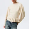 Strickpullover mit Volants am Saum – Off-White Strickpullover mit Volants am Saum – Off-White
