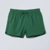 Strukturierte Badeshorts in mittlerer Länge – Dunkelgrün Strukturierte Badeshorts in mittlerer Länge – Dunkelgrün