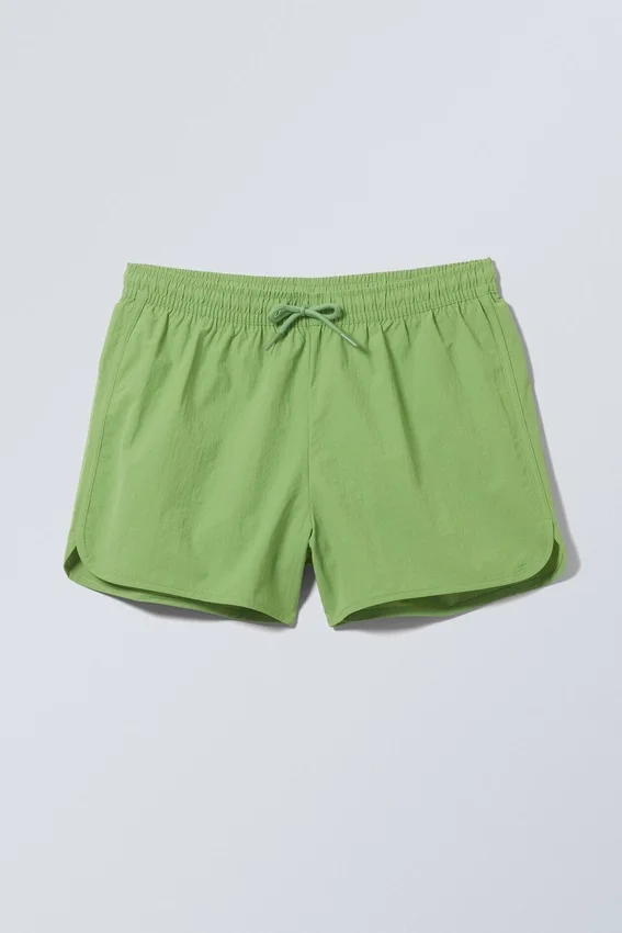 Strukturierte Badeshorts in mittlerer Länge – leuchtend grün Strukturierte Badeshorts in mittlerer Länge – leuchtend grün