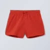 Strukturierte, oberschenkellange Badeshorts – Rot