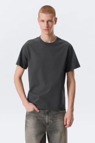 T-Shirt in klassischer Passform – Dunkelgrau T-Shirt in klassischer Passform – Dunkelgrau