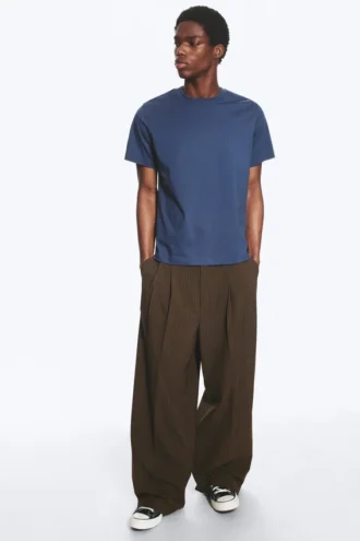 T-Shirt in klassischer Passform – Dusty Blue